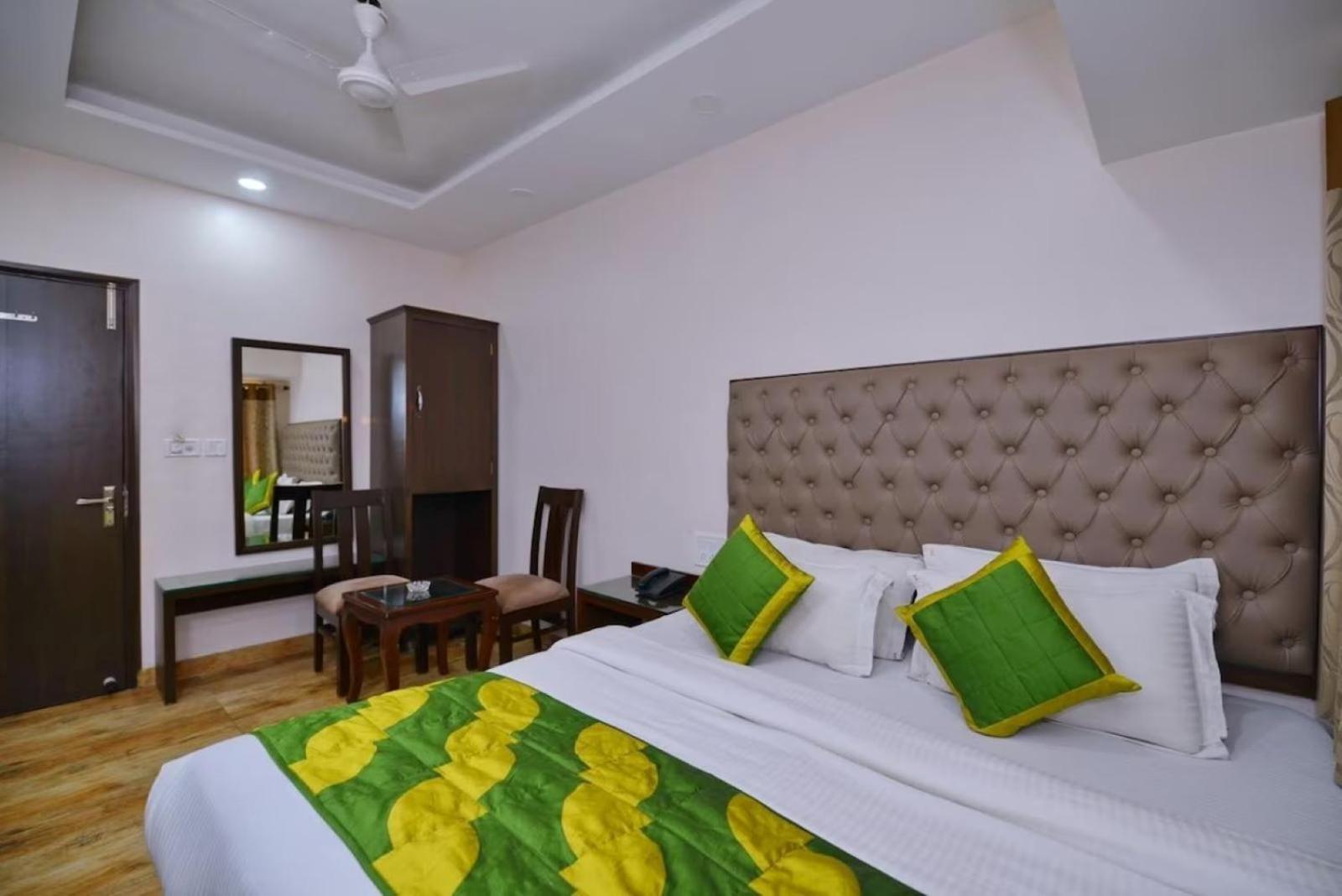 Hotel Keshew International Νέο Δελχί Εξωτερικό φωτογραφία